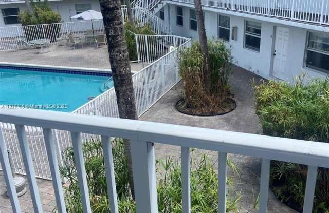 1470 N Dixie Hwy photos photos