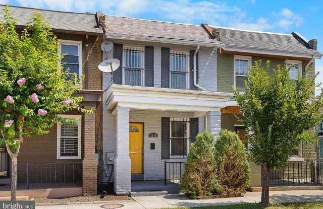 1816 ROSEDALE Street NE Gallery 1