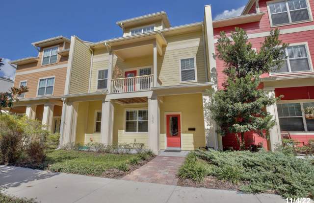 Beautiful 4/4.5 Home with 2 Car Garage in the Heart of Mills-Orlando! photos photos