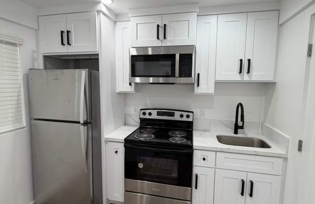 4913 - 4915 Cahuenga Blvd, North Hollywood, CA 91601 photos photos
