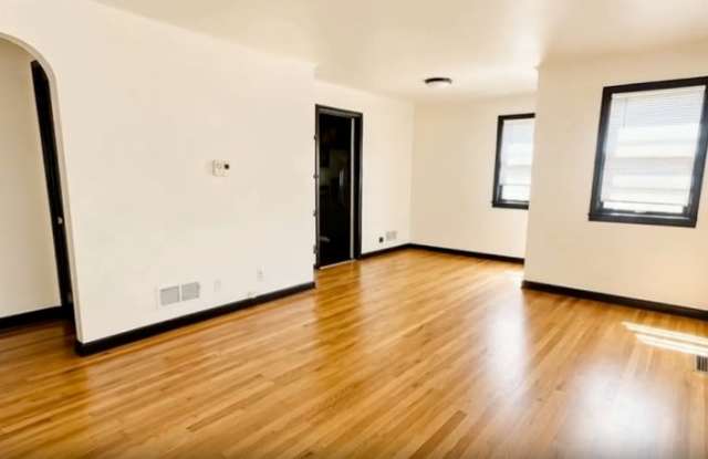 2906 Depew Street Gallery 3