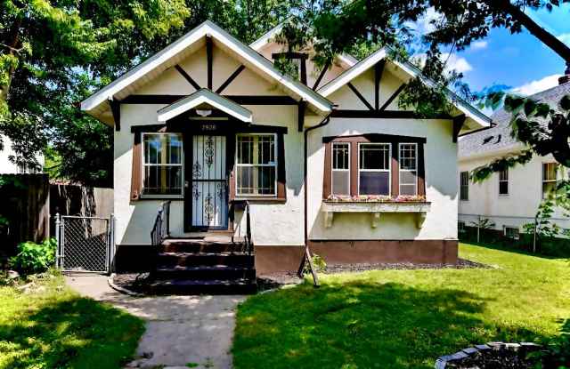 Huge 3 Bedroom Single Family Home in Minneapolis~New Kitchen and Updated Throughout! photos photos