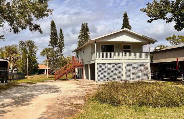807 4th Ave SW Ruskin, FL 33570 MOVE-IN SPECIAL!!!! Half off your 1st month's rent!! - 807 4th Avenue Southwest, Ruskin, FL 33570