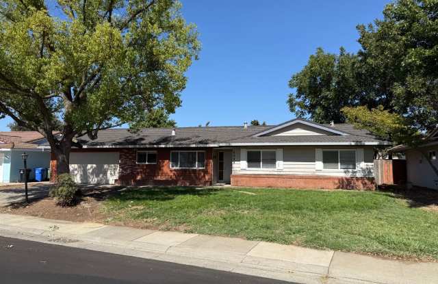 Beautifully Renovated 3 Bed 2 Bath! Gallery 1