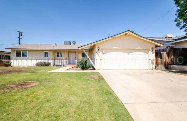 3 Bedroom, 2 Bath Home Near Bakersfield College - $1995 Per Month! photos photos