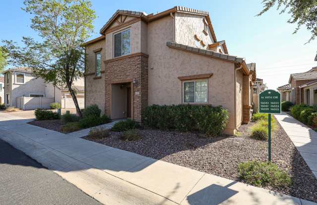 STUNNING & COMPLETELY UPDATED IN GATED COMMUNITY! Gallery 3