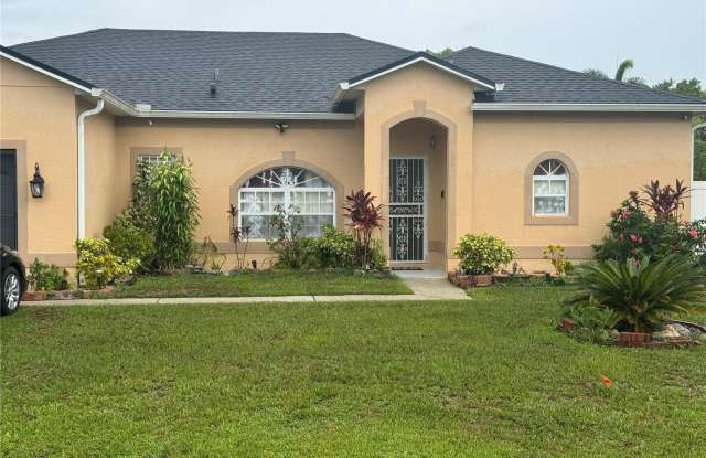 535 BRENTFORD COURT - 535 Brentford Court, Poinciana, FL 34758