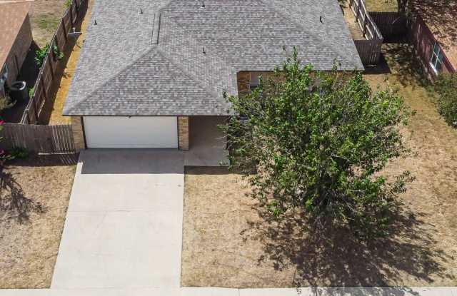 4-Bedroom Home with 2-Car Garage & Fenced Backyard! Gallery 3