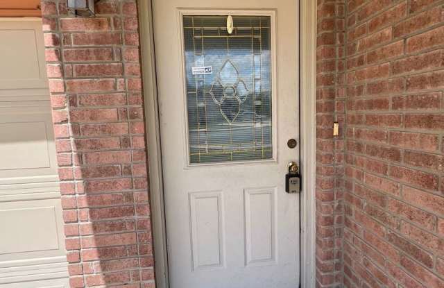5707 Sherbrooke Oak Gallery 2