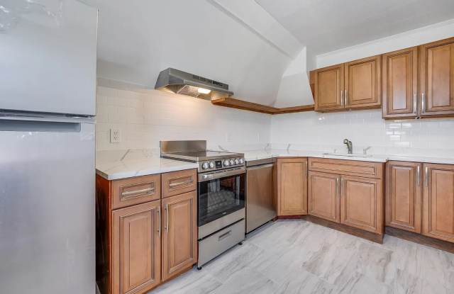 304 Fulton Ave photos photos