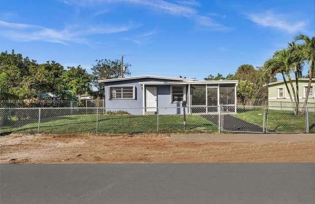 137 NW 29th Ave photos photos