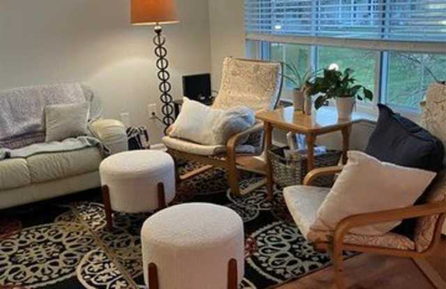 100 W Hickory Grove Road Gallery 3