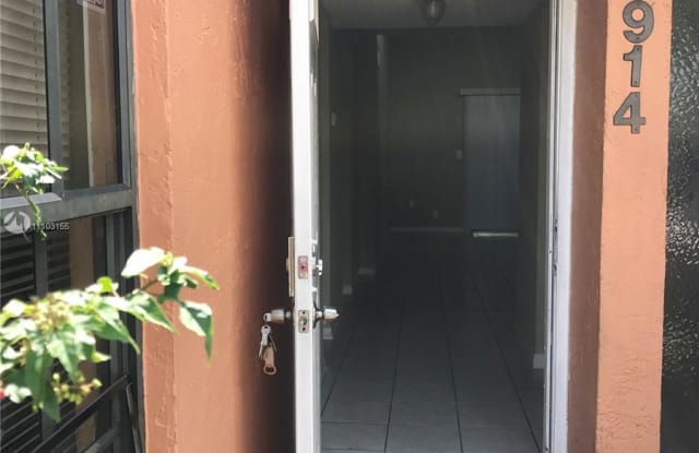 2912 Funston St - 2912 Funston Street, Hollywood, FL 33020