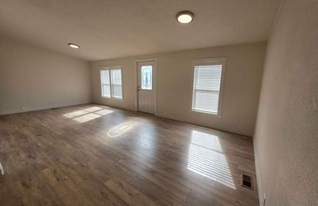 Beautifully Renovated 3 Bed / 2 Bath Mobile Home in Hayden, Idaho Gallery 4
