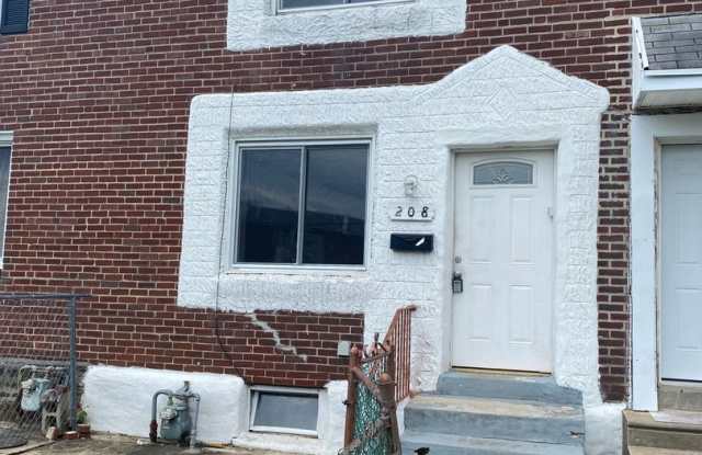 Beautiful 3 Bedroom, 1 Bath in Darby! - 208 Weymouth Road, Darby, PA 19023