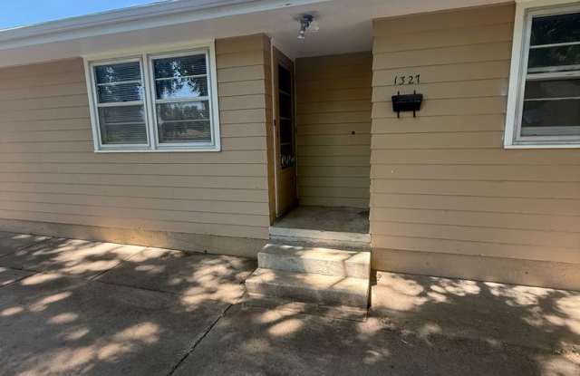 Quaint 1 bedroom/bath with private parking photos photos