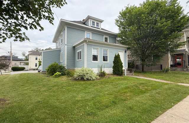 15 Madbury Rd. 6 Max occupancy - UNH Housing - Available for the 2026-2027 school year photos photos