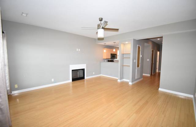 Large 2 Bedroom Condo For Rent Near Historic Downtown Clarksville! photos photos