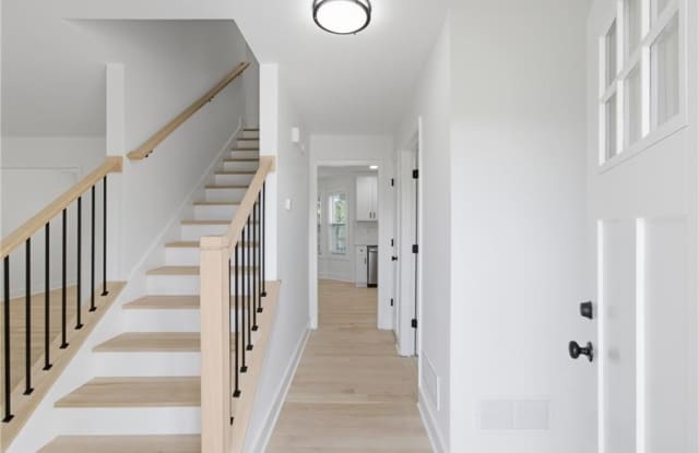 230 Pinebridge Court Gallery 2