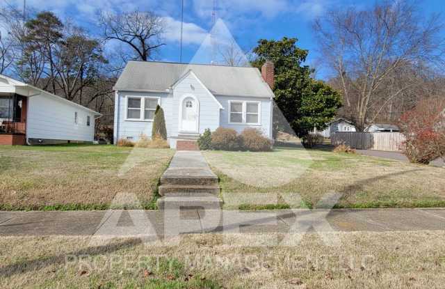 Craftsman Style 2 Bd 1- Ba Single Family Home with carport in North Knox! photos photos