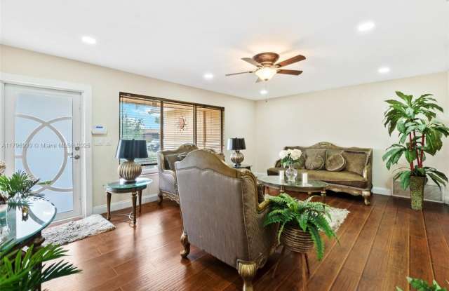 2251 NW 87th Ave photos photos