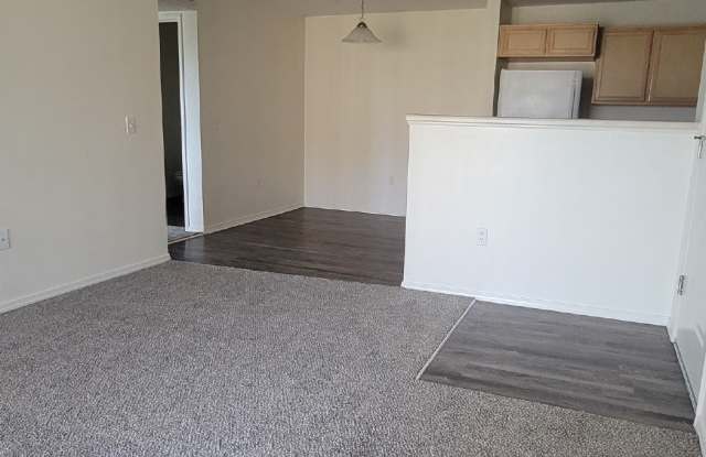 Larkspur Village Apartments Gallery 4