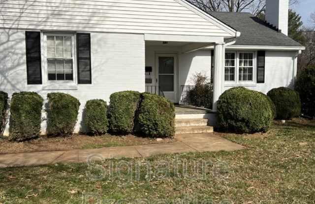 1306 Oakwood St photos photos
