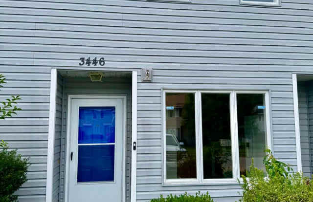 Beautiful townhome convenient to schools, shopping, interstates! photos photos