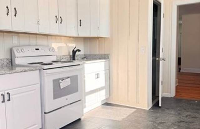 Newly Remodeled 3-bedroom Apartment for Rent in Holyoke! photos photos