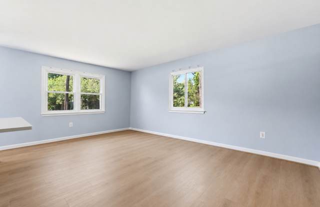 4804 Calvert Road - 2 Gallery 4