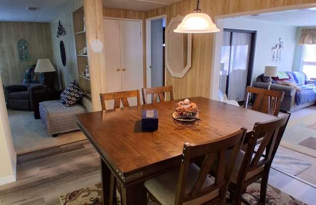 Centrally Located, Fully Furnished Rental in Brookridge Gallery 4