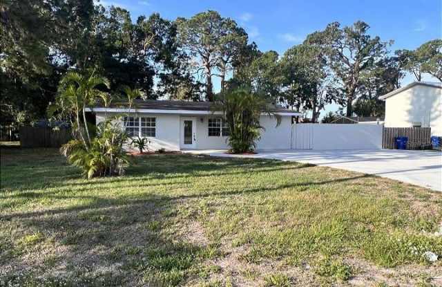 2136 BRUECKNER DRIVE photos photos