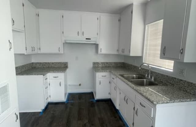 Navajo Apartments - 4765 Santa Ana Street, Cudahy, CA 90201