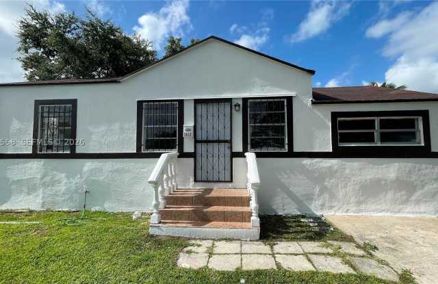 1012 NW 66th St photos photos