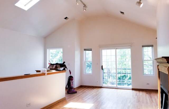 1453 North Talman Avenue Gallery 2