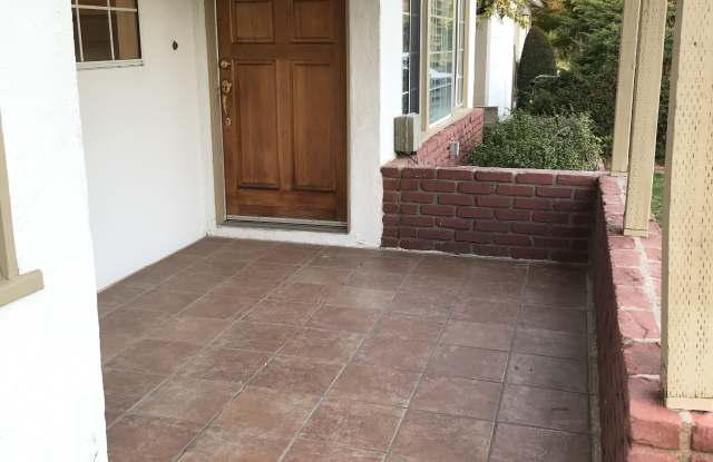 1341 Sierra View Drive Gallery 4