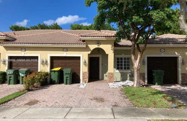 1219 NE 32nd Ter photos photos