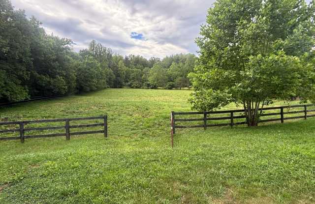 4547 RIDGE Road Gallery 3