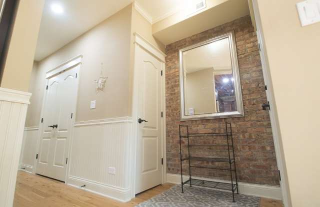 5137 North ASHLAND Avenue Gallery 2