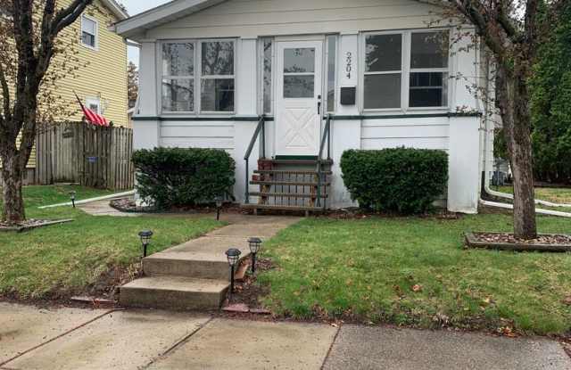 Charming 2 bedroom home in Rock Island photos photos