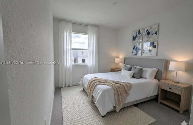 300 SE 10th Ct Gallery 4
