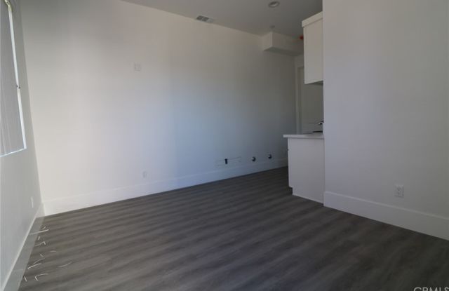 5809 Cleon Ave Gallery 4