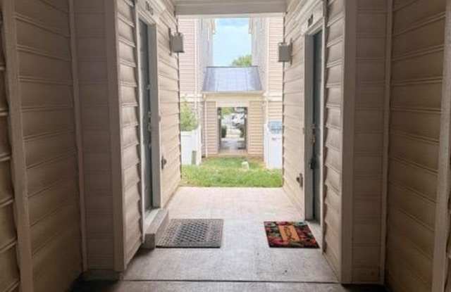 7047 HUNTLEY RUN Place Gallery 4