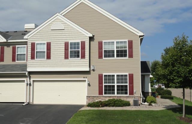 813 Braunworth Court - 813 Braunworth Ct, Chaska, MN 55318