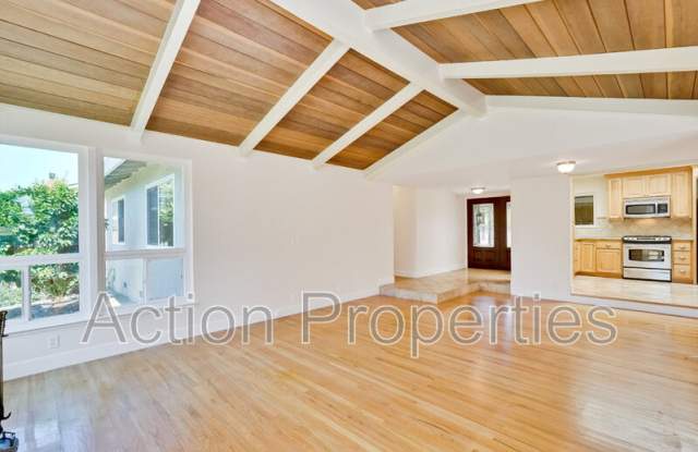 3426 Woodstock Lane Gallery 2