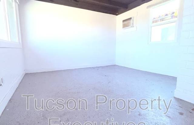 3218 East Benson Highway - 25 Gallery 1