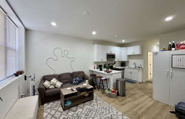 908 South Loomis photos photos