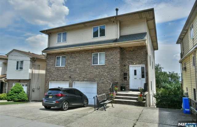 633 5th Street 2nd Floor photos photos