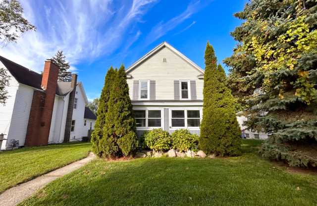 Spacious 4-Bedroom Home Near College Hill  Highland Park photos photos