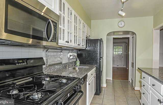 4006 DEEPWOOD ROAD Gallery 2